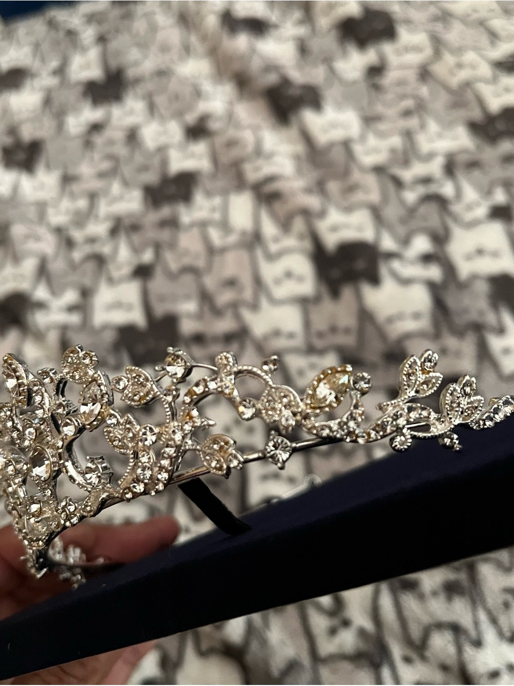 Elegant Silver Crystal Bridal Tiara with Sparkling Rhinestones - Picture 5 of 5